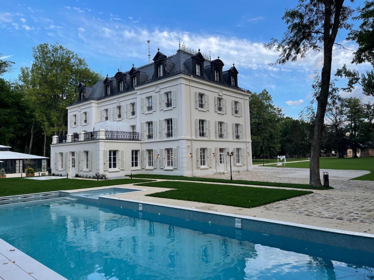 Hotel Chateau Des Hauts De Provins Champcenest Exterior foto