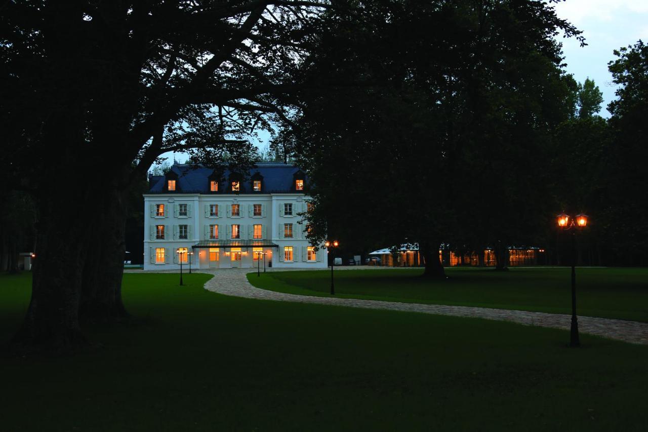 Hotel Chateau Des Hauts De Provins Champcenest Exterior foto